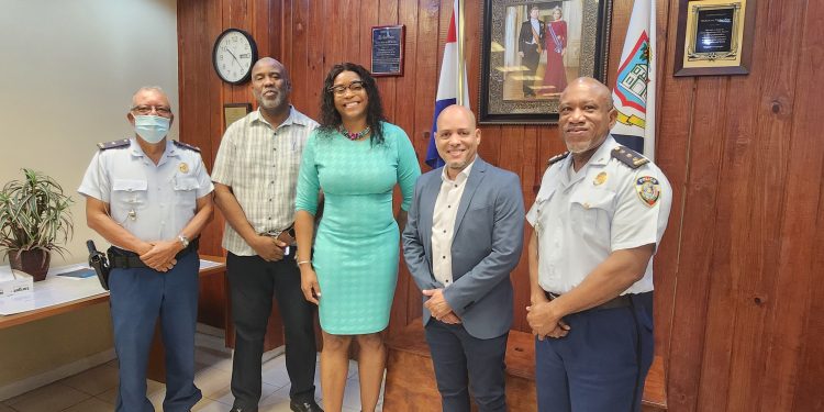 La visita del Fiscal General del Caribe Holandés, Sr. G. Schoop, fortalece los vínculos con el KPSM