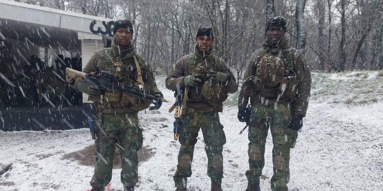 Tres soldados de Curaçao participan en entrenamiento de oficiales para marines en Holanda