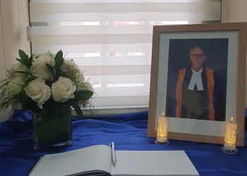 Registro de condolencias en el juzgado en memoria del Sr. Jacob ‘Bob’ Wit