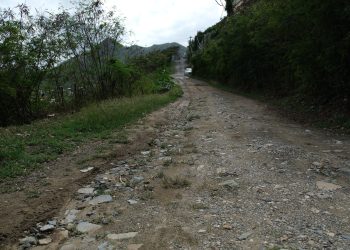 Anuncio de cierre de Cassava Road y South Reward Road