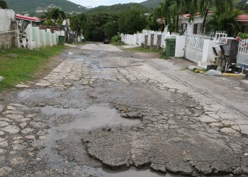 Anuncio de cierre parcial de George C. De Weever Drive en Dutch Quarter