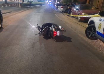 Grave accidente de tráfico en Juancho Yrausquin Blvd que involucra una pasola Yamaha