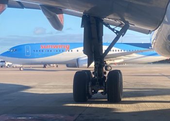 Repuesta de emergencia en la pista de PJIA mientras la alarma de humo activa la inspección