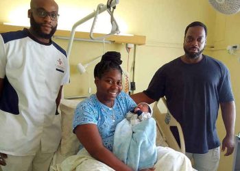 Statia da la bienvenida al primer bebé del 2024