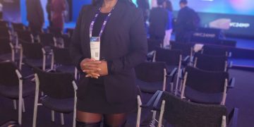 La directora interina de la Oficina de Telecomunicaciones y Correos de St. Maarten, Sra. Judianne Labega-Hoeve, participa en el programa ministerial del Mobile World Congress 2024