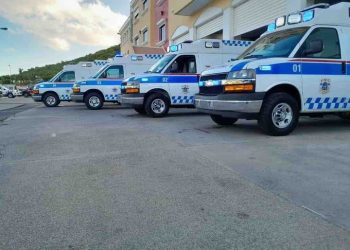 El Departamento de Ambulancia muestra los primeros auxilios inmediatos en caso de heridas de bala