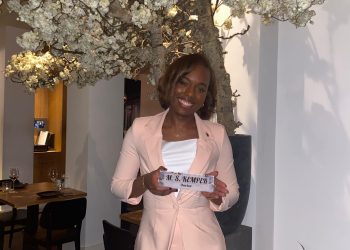 Ministro Samuel felicita a la Dra. Kemper por su maestría en medicina, St Maarten está orgulloso