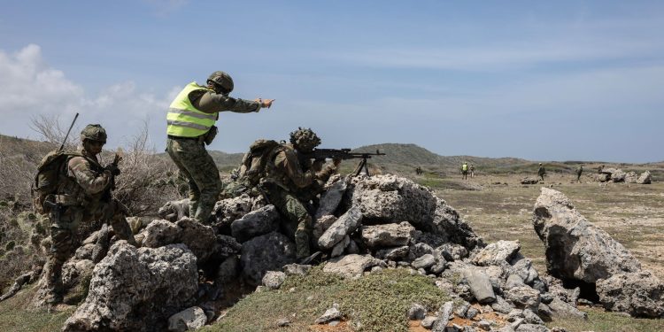 13 Escuadrón de Incursiones de la Infantería de Marina entrenan en Curaçao