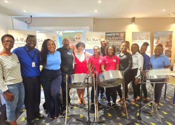 La Oficina de Turismo de St. Maarten y la Oficina de Turismo de St. Martin colaboran para exhibir el mercado turístico local en el Salon Du Voyages et Des Vacances en Martinica