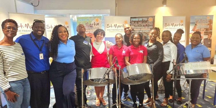 La Oficina de Turismo de St. Maarten y la Oficina de Turismo de St. Martin colaboran para exhibir el mercado turístico local en el Salon Du Voyages et Des Vacances en Martinica