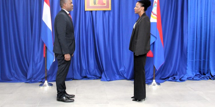 Sint Maarten celebra la juramentación de la Sra. Connor-Thomas como Secretaria General del Ministerio de Asuntos Generales