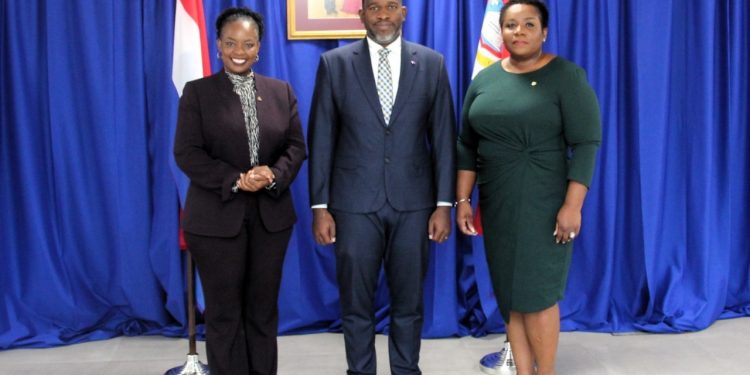 Juramentan la primera Secretaria General Oficial del Ministerio de Justicia