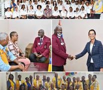 El gobernador de distrito visita St. Maarten