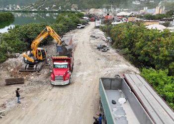 Comienza la operación de limpieza de vertederos ilegales en Pond Island: el Ministerio de VROMI toma medidas decisivas