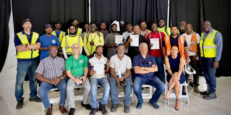 20 estibadores de SSS reciben Certificación tras finalizar Programa de la Capacitación total de ‘Trabajador Portuario’