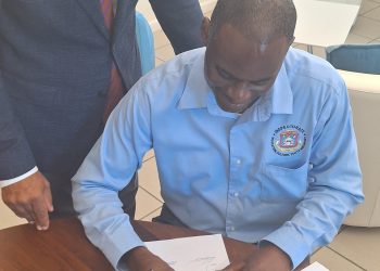 URSM celebra el ingreso de Richinel Brug como miembro del Parlamento