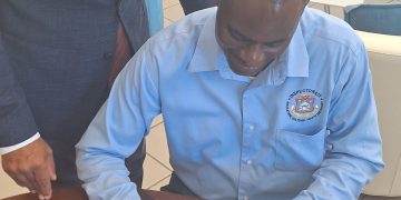 URSM celebra el ingreso de Richinel Brug como miembro del Parlamento