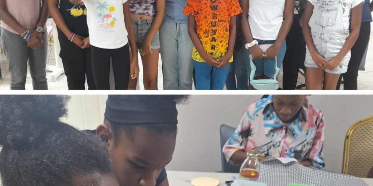 COME Center inscribe a adolescentes de St. Martin en clases de costura