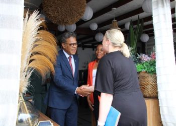 El Primer Ministro, Dr. Luc Mercelina, recibe a la Delegada de la UE, Jutta Urpilainen, para un almuerzo estratégico