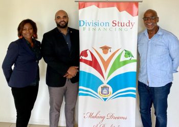 Gumbs y Arrindell se preparan para los estudiantes de Sint Maarten