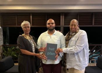 Gumbs recibe informe de Slavery Quartermasters