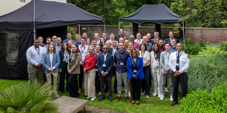 Preparándose para las crisis en las partes caribeñas del Reino