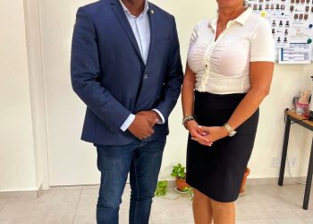 Ministro de Justicia Lewis realiza visita de cortesía a Academia de Policía de Curaçao