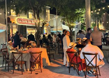 La Casa Del Habano St. Maarten convierte la Plaza Cyrus Wathey en la pequeña Habana por su primer aniversario