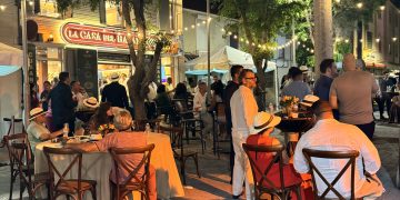 La Casa Del Habano St. Maarten convierte la Plaza Cyrus Wathey en la pequeña Habana por su primer aniversario