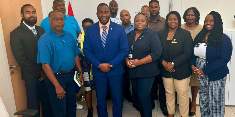 El Ministro de justicia Lewis se reunió el lunes con los sindicatos NABP y ABVO