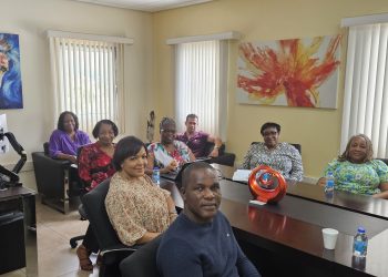 SZV estableciendo el ritmo digital: SVB Curaçao visita Sint Maarten para conocer el portal de empleadores