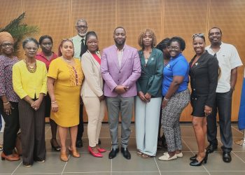 Ministro Lewis se reúne con WITU