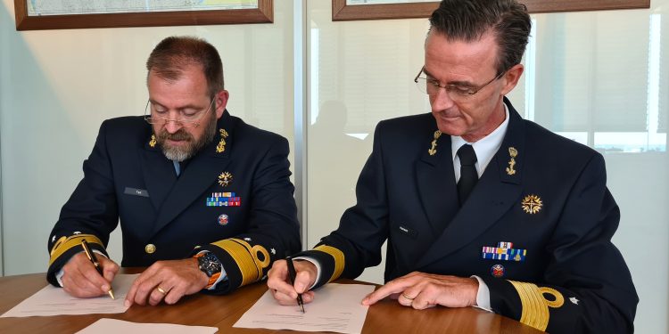 Pacto renovado entre Defensa y Guardacostas