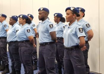 Boina azul para estudiantes de Royal Netherlands Marechaussee