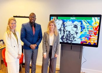 Ministro Lewis se reúne con representantes de la Fundación Halt