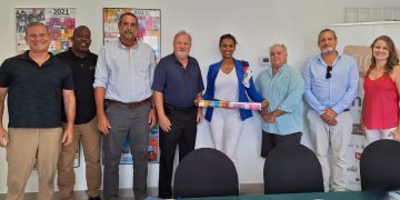 Grisha analiza la mejora del producto con la junta ejecutiva de SHTA