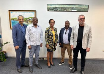 Lideres de SZV visitan SVB Curaçao para mejorar el apoyo bilateral