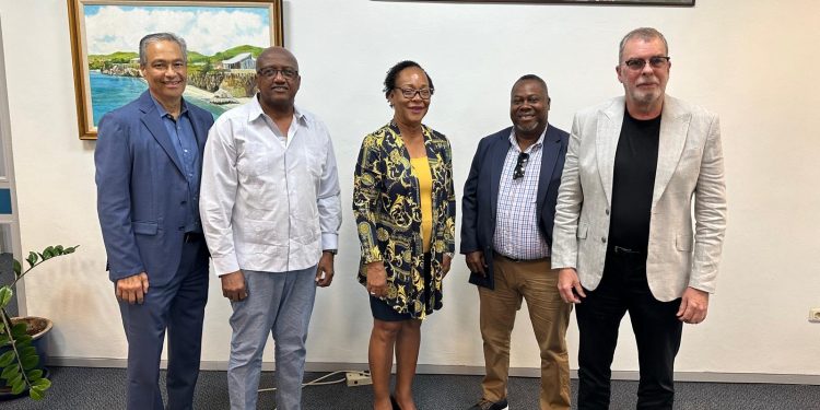 Lideres de SZV visitan SVB Curaçao para mejorar el apoyo bilateral