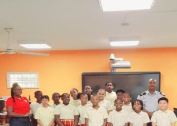 La Policía de Sint Maarten (KPSM) elogia la finalización exitosa de los exámenes de tránsito para estudiantes de escuela primaria