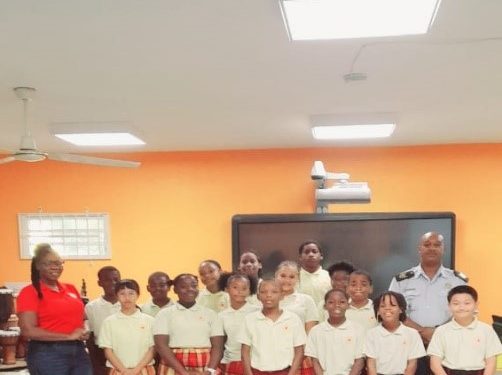 La Policía de Sint Maarten (KPSM) elogia la finalización exitosa de los exámenes de tránsito para estudiantes de escuela primaria