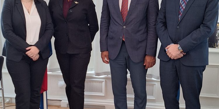 Reunión introductoria del Primer Ministro Dr. Luc Mercelina en el Gabinete del Ministro Plenipotenciario de St. Maarten