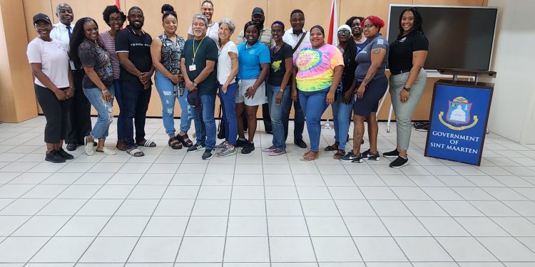 Emergency Support Function 7 (ESF7) organiza una exitosa caminata transectorial en Philipsburg