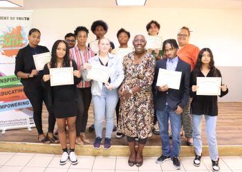 Ceremonia de certificación del Programa de Verano de Emprendimiento Juvenil (Y.E.S.)