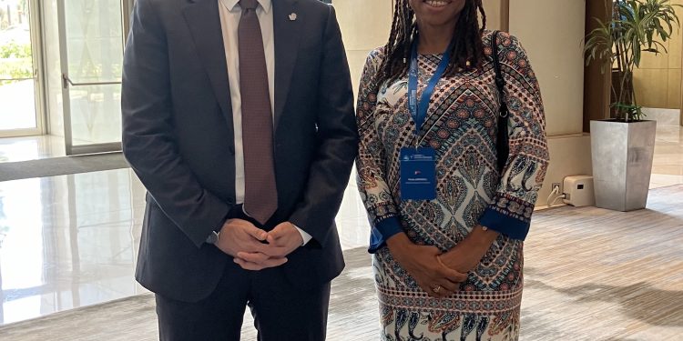 Rhoda Arrindell prometió el apoyo de One St. Martin al frente unido internacional