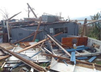 Club Rotario de Sint Maarten, Club rotarui de St. Martin Sunrise, Club Rotario de St. Martin Sunset, Club Rotario de Saint Martin Nord y Club Rotario de Anguilla se unen para ayudar a los sobrevivientes del huracán Beryl