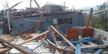 Club Rotario de Sint Maarten, Club rotarui de St. Martin Sunrise, Club Rotario de St. Martin Sunset, Club Rotario de Saint Martin Nord y Club Rotario de Anguilla se unen para ayudar a los sobrevivientes del huracán Beryl