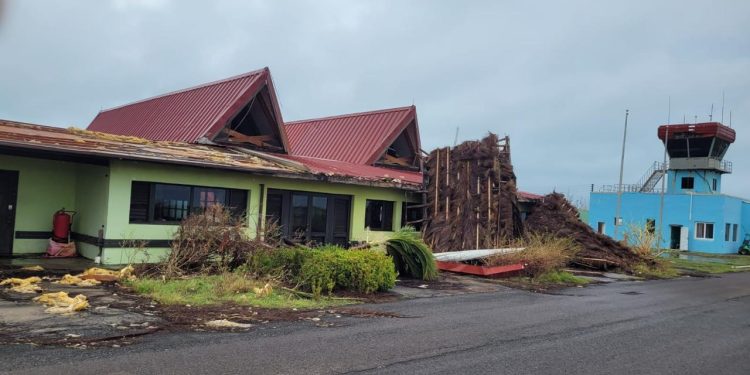El Aeropuerto Internacional Princess Juliana extiende apoyo financiero y logístico a St. Vincent y Granada tras el paso del huracá Beryl