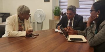 El Primer Ministro y los funcionarios elogian el avance de la iniciativa de asistencia jurídica