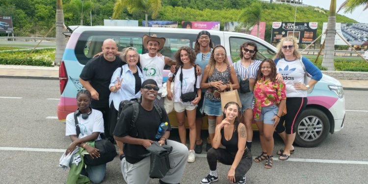 El Instituto Nacional de Artes está emocionado de celebrar un exitoso programa intensivo de verano de intercambio cultural 2024