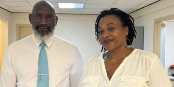 El Centro Nacional de Denuncias (NRC) y los Servicios de Apoyo a las Víctimas (VSS) lanzan una campaña de concienciación sobre la trata y el tráfico de personas en St. Maarten